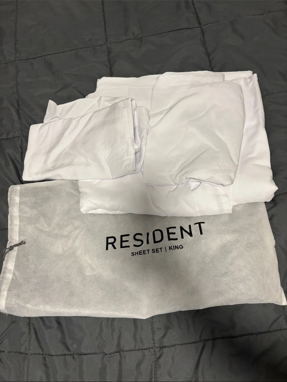 Resident king set